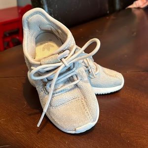 Kids Adidas ortholite light grey lace up sneakers in size 7